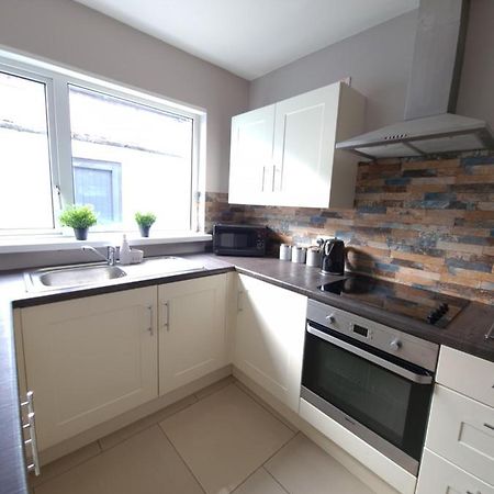 Modern Two Bedroom House Close To City Centre Belfast Exterior photo