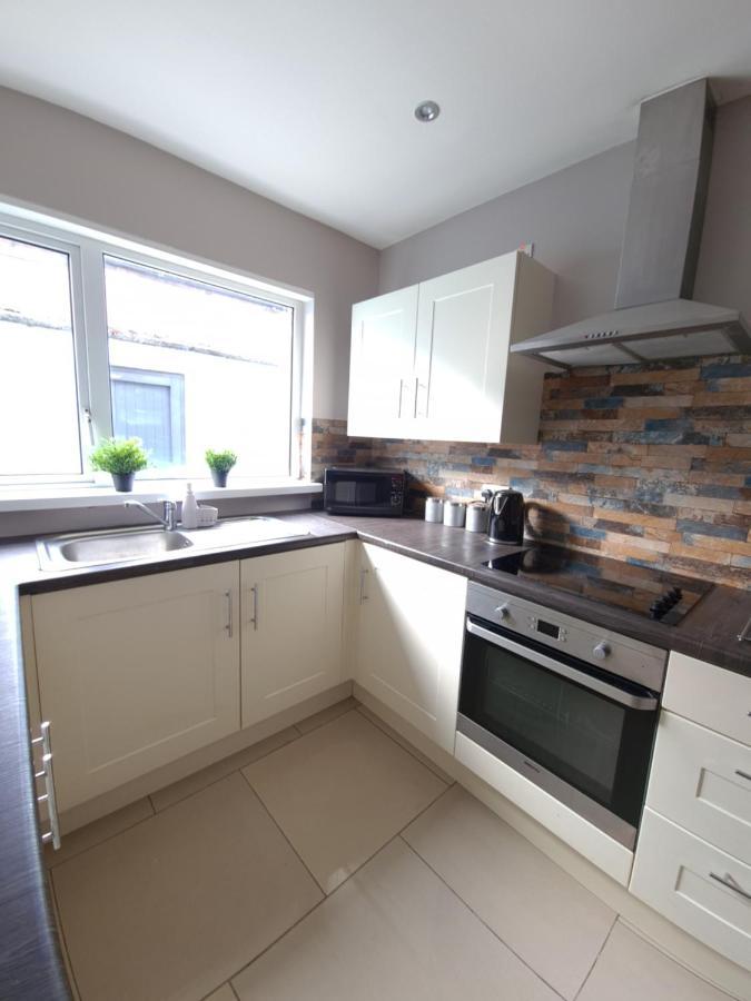 Modern Two Bedroom House Close To City Centre Belfast Exterior photo