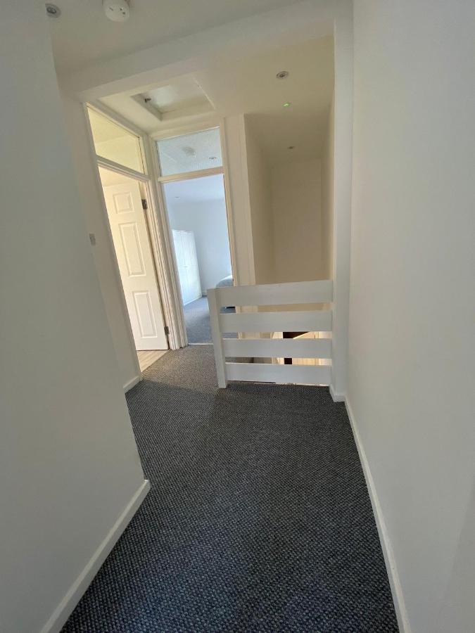 Modern Two Bedroom House Close To City Centre Belfast Exterior photo