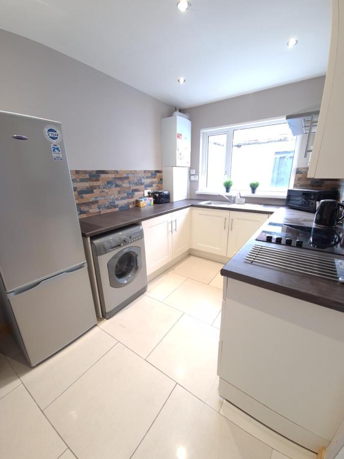 Modern Two Bedroom House Close To City Centre Belfast Exterior photo