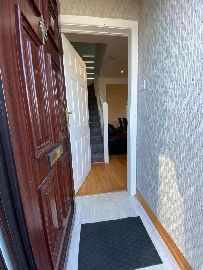 Modern Two Bedroom House Close To City Centre Belfast Exterior photo